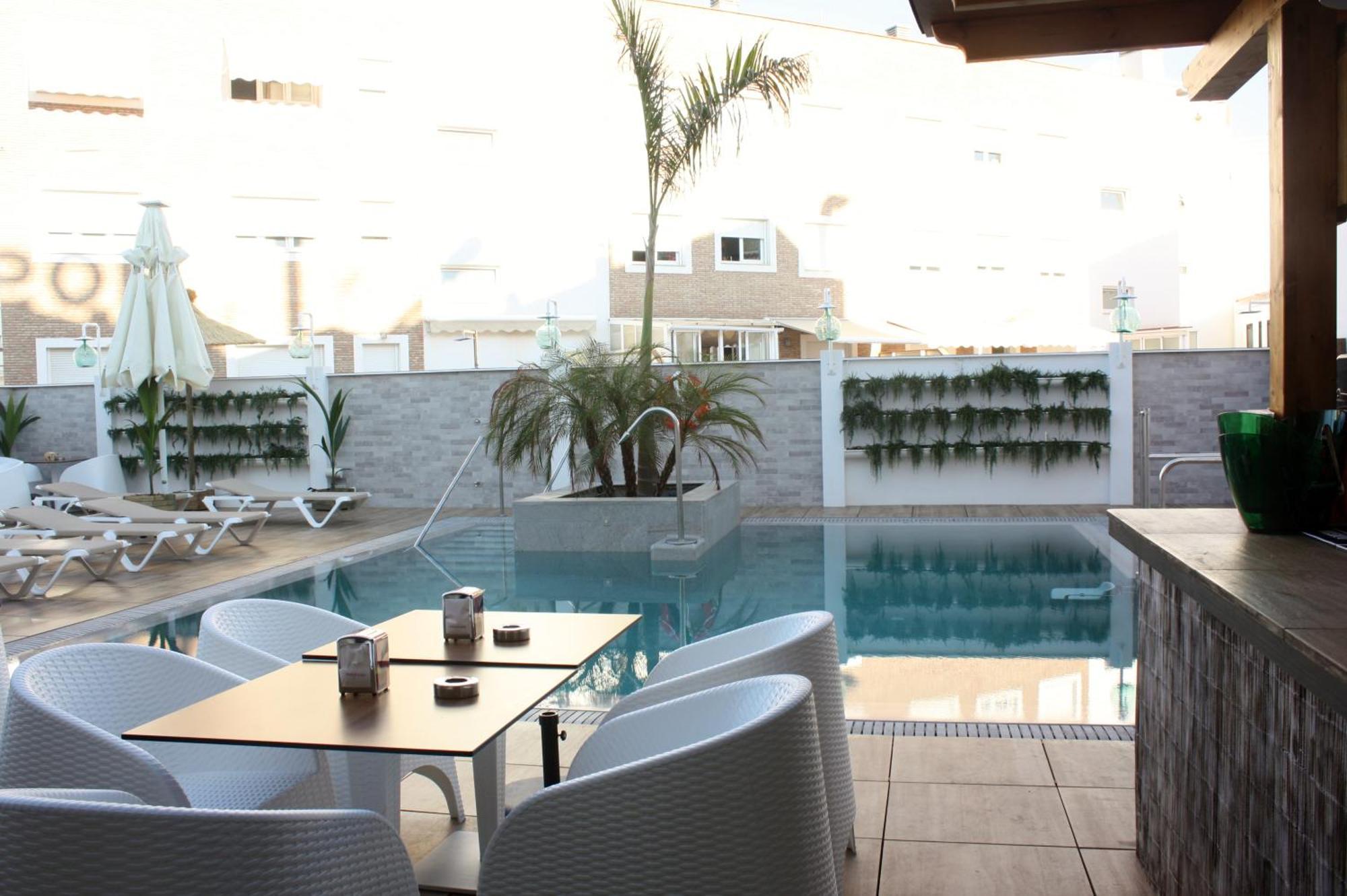 Hostal La Ermita Nerja Εξωτερικό φωτογραφία